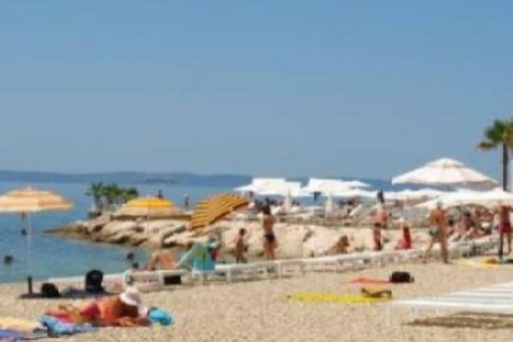 Bright And Colourful Apartment Luce -Sandy Beach Split Dış mekan fotoğraf